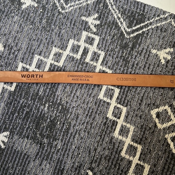 Worth New York Embossed Crocodile Genuine Leather Belt - Picture 3 of 4